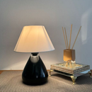 Abajur Luminaria de Ceramica Porcelana Gota Bivolt Com Cupula para Decoração Quarto Escritorio Sala Decoração