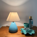 Abajur Luminaria de Ceramica Porcelana Gota Bivolt Com Cupula para Decoração Quarto Escritorio Sala Decoração