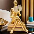 Escultura Decorativa Pensador em Resina Dourada para Mesa e Escritório