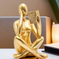 Escultura Decorativa Pensador em Resina Dourada para Mesa e Escritório